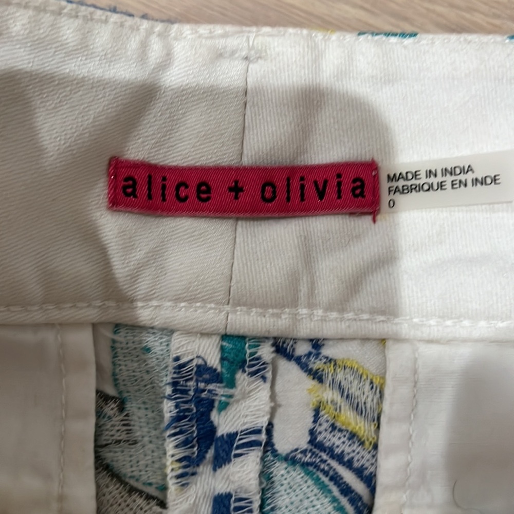 Alice & Olivia beautiful brocade embroidered floral short shorts - Picture 7 of 11